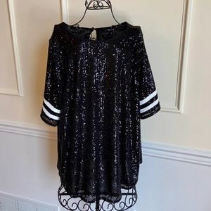 Torrid Sequin Black and White Top size 2